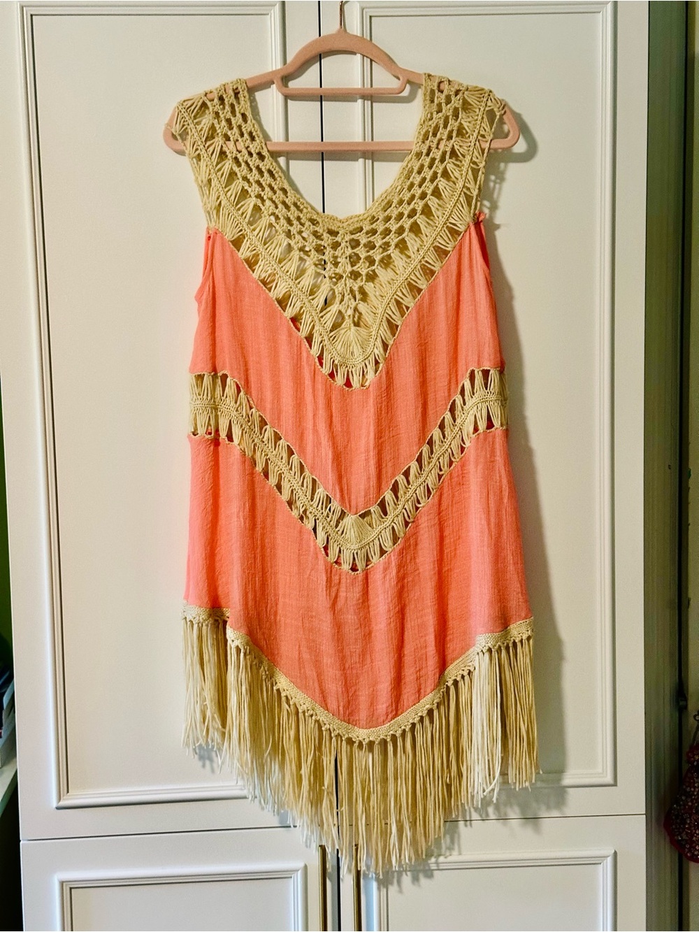 NWOT Umgee Boho Crochet Fringe Top in Coral and Cream Mediun